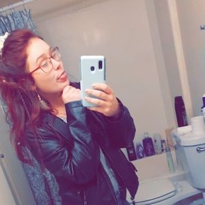 Meet your Posher, Elisa